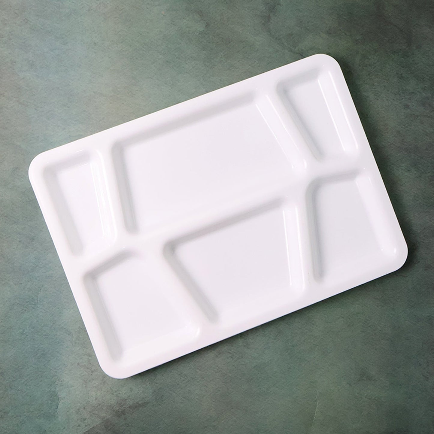 Plastic Multi-Compartment Meal Serving Tray – 6 Sections for Neat Portioning