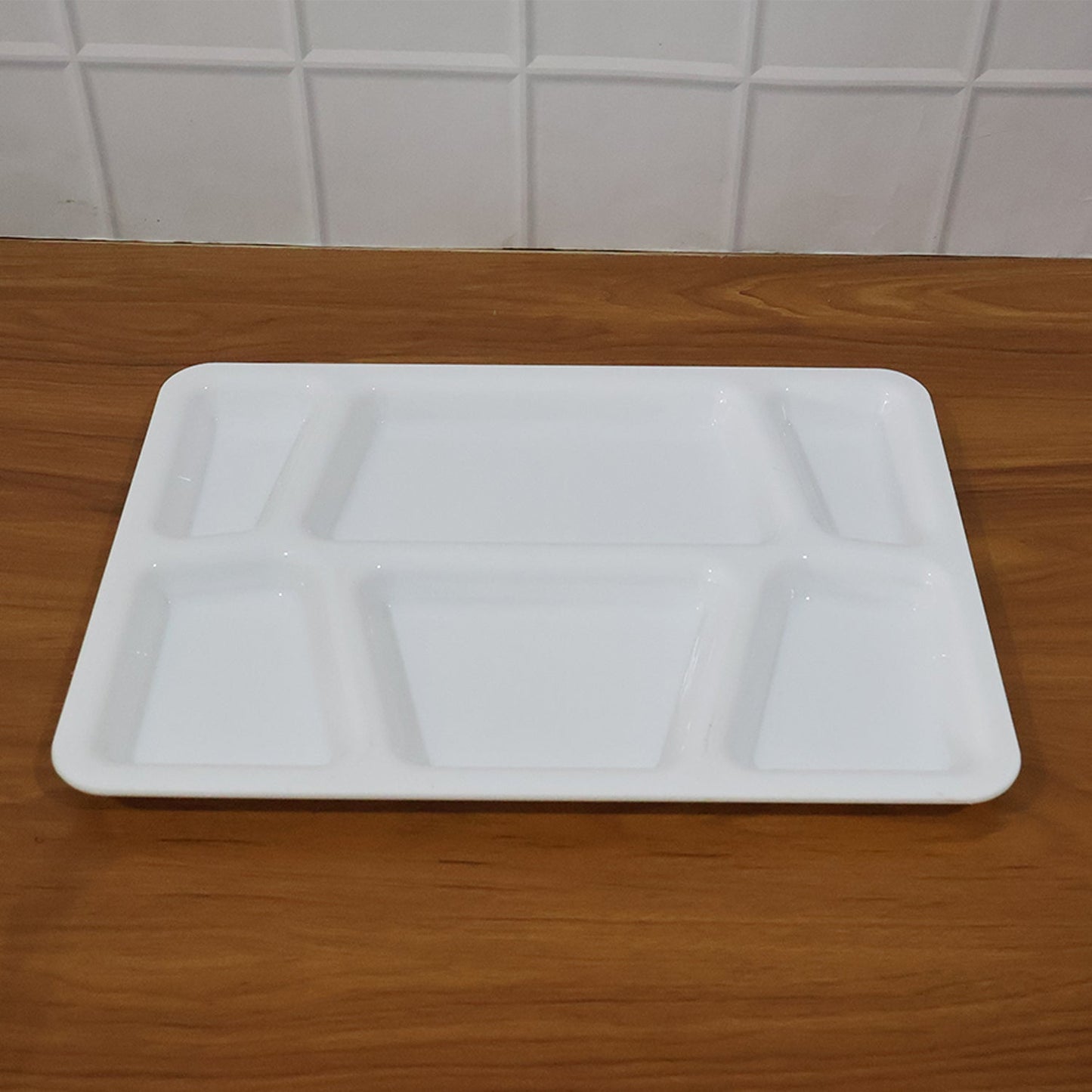Plastic Multi-Compartment Meal Serving Tray – 6 Sections for Neat Portioning