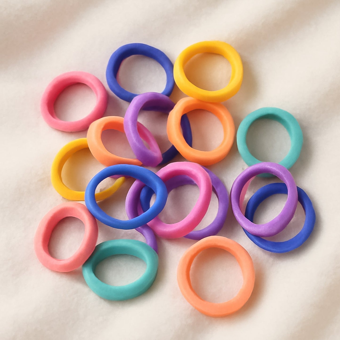 Mini Hair Ties – Colourful 30 Pcs Set for Kids | Calm & Curl